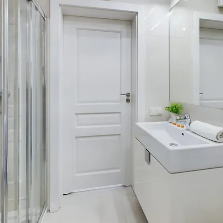 아파트 Klimatyczne Z Balkonem By Renters *