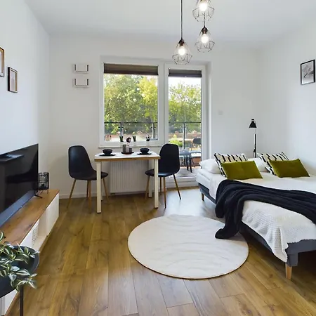 아파트 Klimatyczne Z Balkonem By Renters